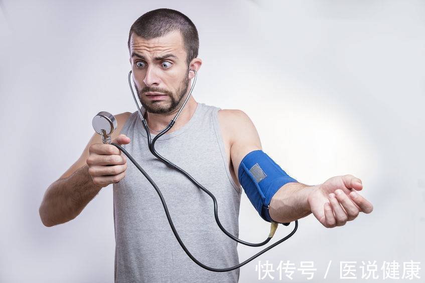​身体4个表现说明肾不好了，这2个不良习惯，会加重肾功能衰老2023