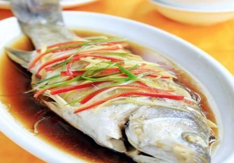 料酒|清蒸鲈鱼,放盐和料酒是不对的,教你正确做法,不腥不柴更鲜嫩