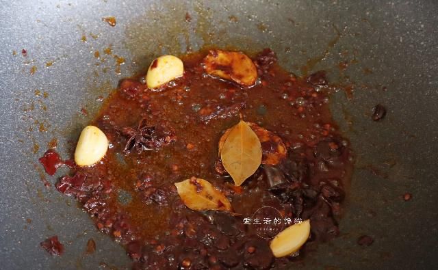  鲜嫩|做排骨，千万别焯水，2个小秘诀，喷香出锅，不腥不柴鲜嫩无比