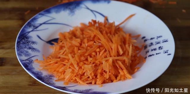 入适量|3个鸡蛋加4个胡萝卜,简单一做,营养解馋,孩子天天想吃