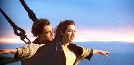 希契斯|“泰坦尼克号”的沉没并非偶然，只因舵手犯了一个小小的错误