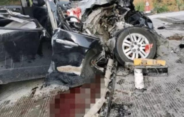  路上|16岁少年无证驾车，造成5人死亡，暑假期间家长们警钟该敲响了！