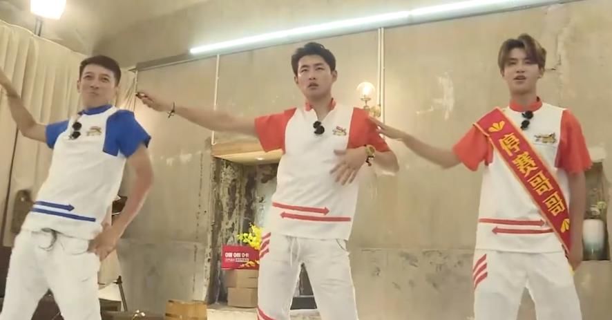  动作|《元气满满的哥哥》吴昕带领哥哥跳广场舞，两队表现差异很明显