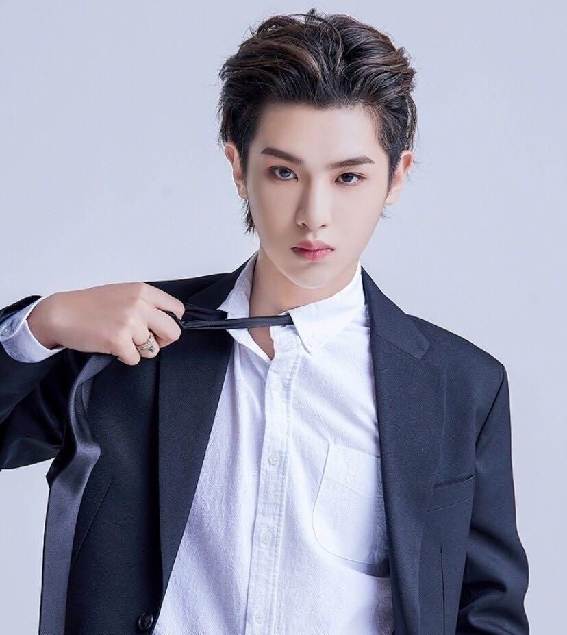  无视|黄明昊怎么又被排综艺！埋怨工作太多被公司无视，能不能让他休息