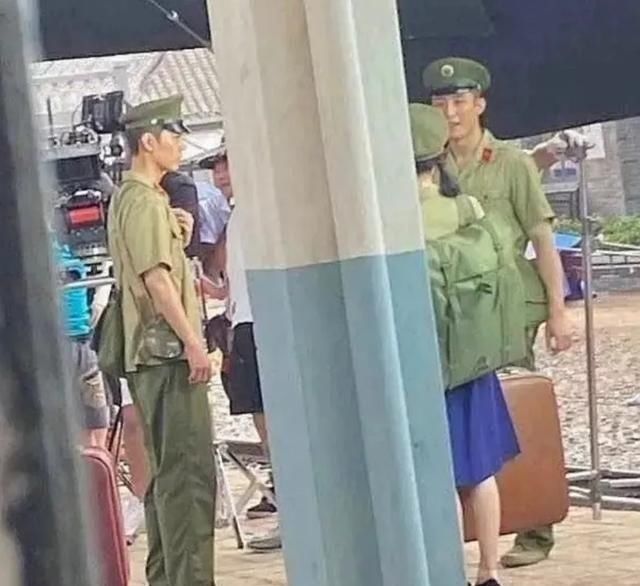  观看|肖战空降直播间，引近千万人观看，获赞3亿，战战正式复工