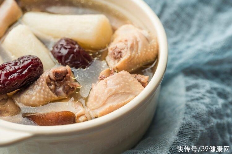 39岁女网红被“饿死”，7年只吃素瘦成纸片人！吃素到底是好是坏2023