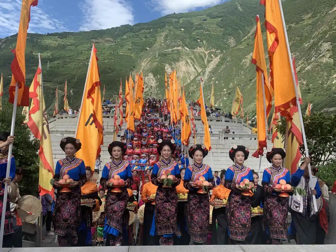 大禹祭坛前|锁定现场！汶川大禹祭坛太hot！