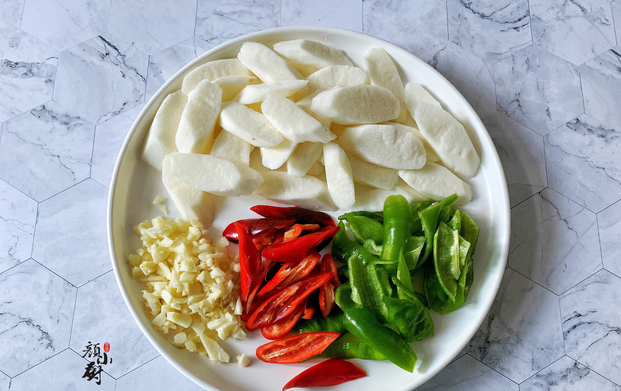  椒炒山药|山药和它是天生一对，多做给家人吃，简单一炒，比吃肉还营养