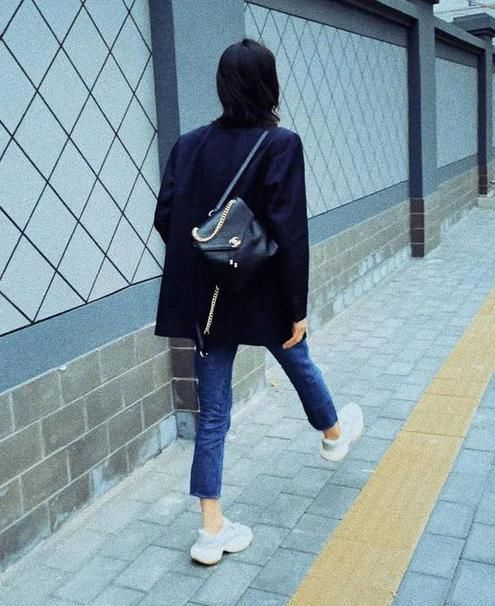  刘雯私服|周迅刘雯变综艺咖 我却种草了她们的“佛系”穿搭