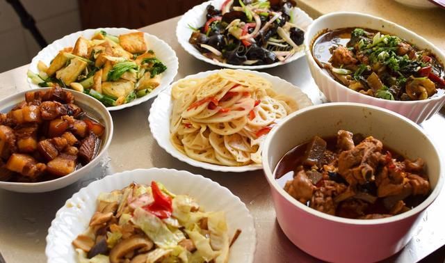 素菜|妹妹一家来吃饭,3个肉菜4个素菜,简单好吃全部光盘