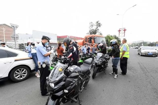 门头沟区|门头沟2小时查处摩托车违法14起，警方提醒切勿这样改装