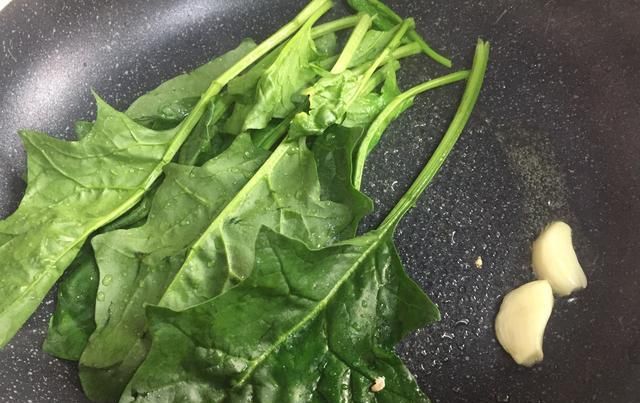  韩式|粉条除了炖猪肉还能做出啥花样？好吃又简单的韩式炒杂菜