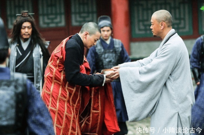 卫视|导演跑了,演员自己执导,没有卫视买只好停播,如今却在央视播出