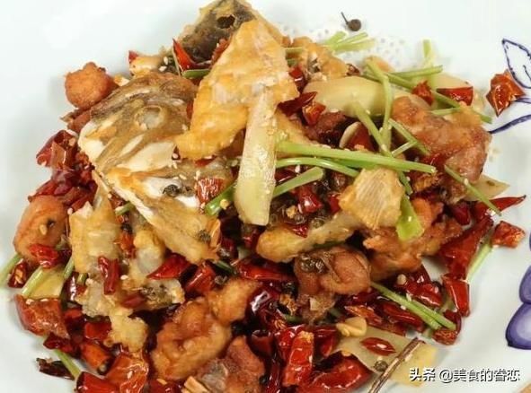  排骨|豉香土豆小排，辣子鱼嘴焗鸡，木耳炒青椒，香菜炒牛肉的做法