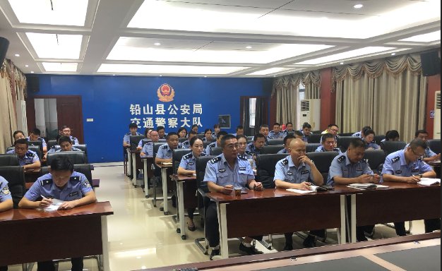 交警|铅山交警全面打响“交通秩序整治攻坚战”