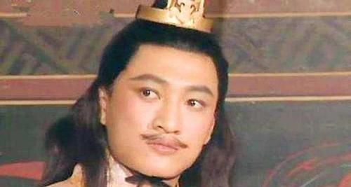 金字塔|皇帝是白痴，皇后是丑女，这对绝配是如何登上金字塔尖的