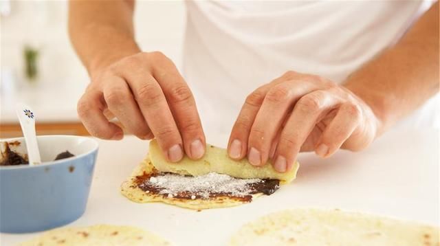  就可以|土豆加鸡蛋馋嘴的新吃法，酥脆又软糯，孩子超级喜欢吃！