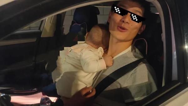 奶爸|一手抱娃一手开车，漯河这位“奶爸”惊出交警一身冷汗
