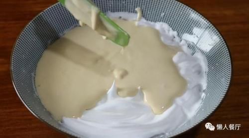 蛋糕|不用烤箱,不用电饭锅,这是用平底锅就能做的蛋糕卷,一次性成功