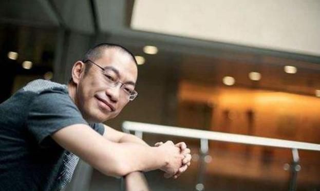 恋爱|15岁上大学,19岁月入10万,谈个恋爱谈成编剧,曾吸毒如今消失?