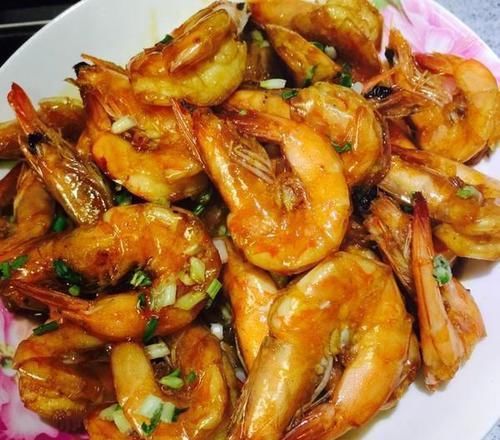  对虾|红烧对虾，左宗棠鸡，家鸿运鲜花椒鲈鱼，鱼香杏鲍菇