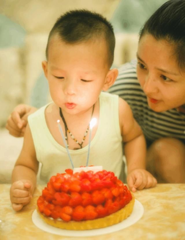 幼儿园|娃过生日家长送蛋糕到学校，一度遭到老师反感，这些隐患不能忽视