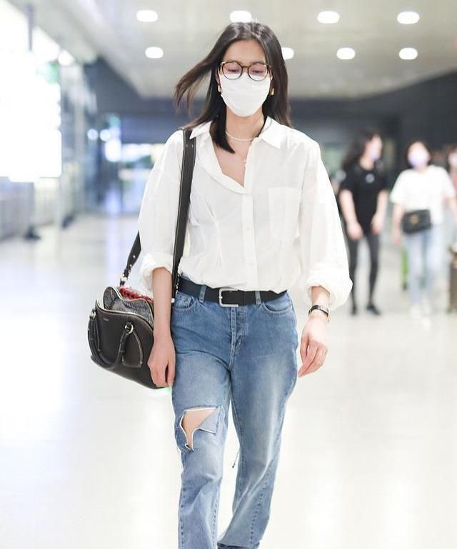 老爸|刘雯的美真特别,穿一身“老爸风+珍珠”,又飒又时髦谁也比不过