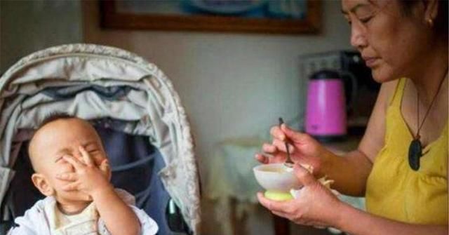 孩子|孩子不吃饭,饿一顿就好了?治标不治本,“隐性影响”伤害更大