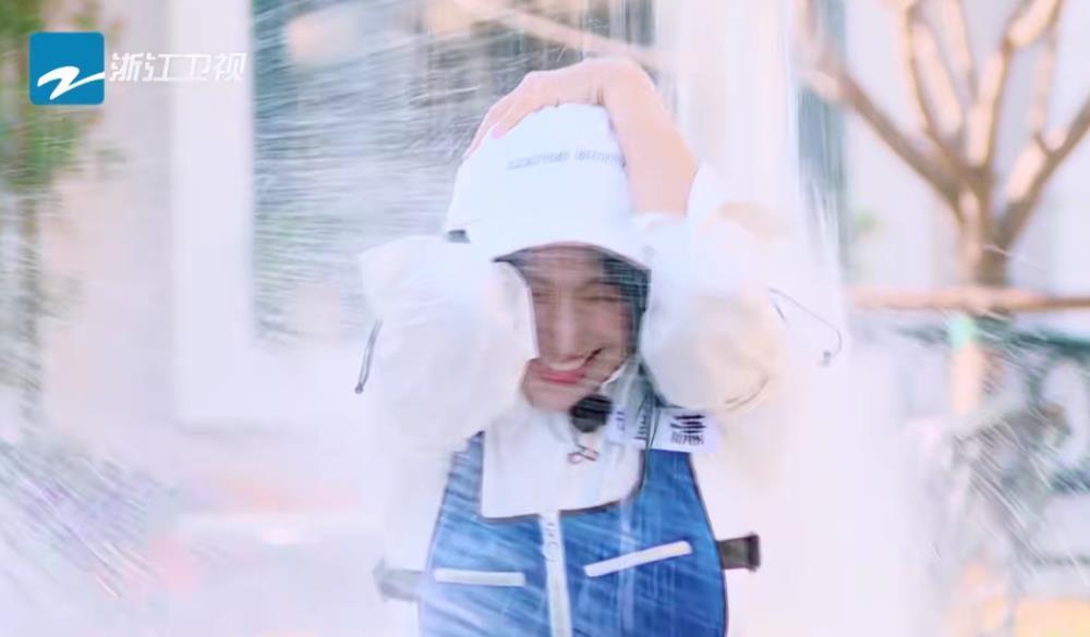 录跑|同样是生理期录跑男,程潇被夸敬业,baby却被指责玩不起