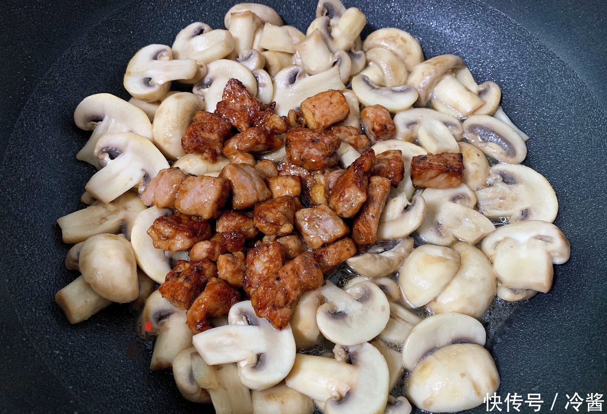 口菇炒牛肉|秋天最应该吃的一个菜,5块钱一斤,营养又美味,全家都喜欢