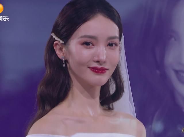  节目组|《姐姐》金晨郁可唯全程陪跑，蓝盈莹成炒作工具人，节目组太现实