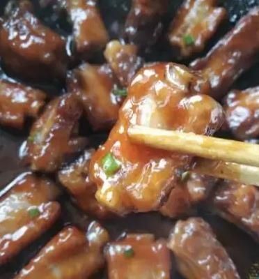  后在|糖醋排骨并不难，学会后在家人面前露一手