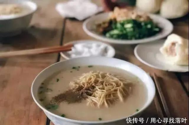 江苏|焖肉面锅盖面皮肚面长鱼面,江苏人为什么对面条谜之喜爱