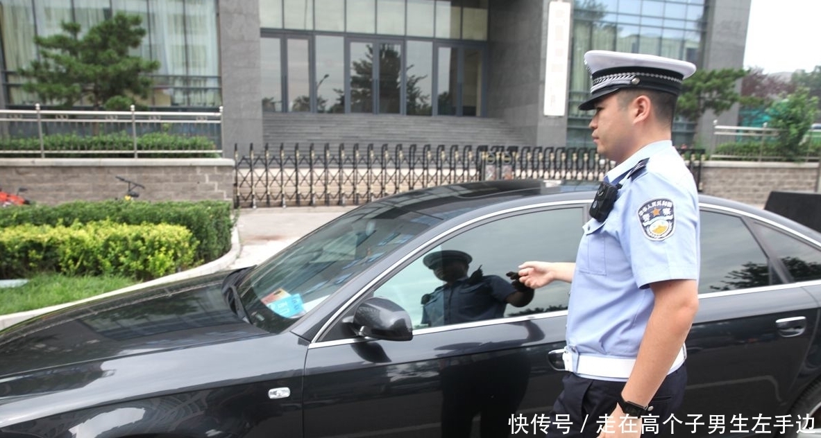  交警|收废品三轮车升级挂奥迪车牌！这到底是为什么呢？