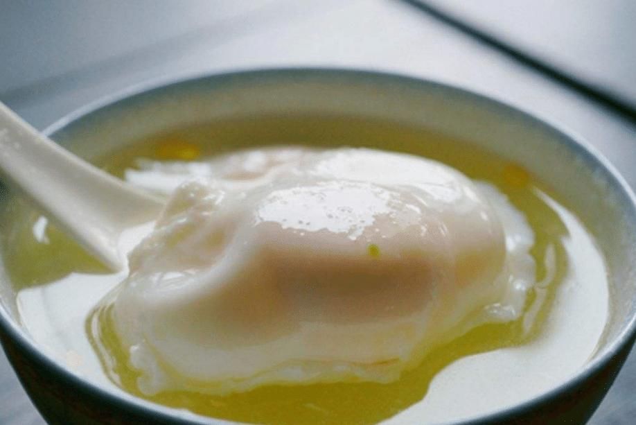  水煮荷包蛋|煮荷包蛋，有人开水下锅，有人温水下锅？多加1步，个个滑嫩圆溜