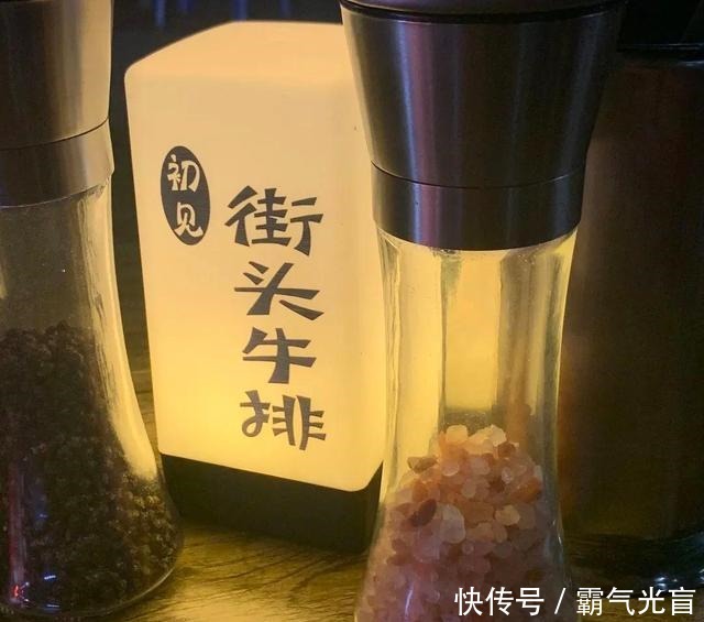 白领|宜宾新晋“美食街”,一到饭点儿人挤人!学生、白领都爱去……