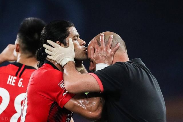  中超升班马|1-1,1-1！上港3轮之内逼平两支升班马，喜迎“王牌送分员”头衔