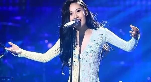 翻唱|本被《好声音》淘汰,后因翻唱一首歌一炮而红,观众也为她抱不平