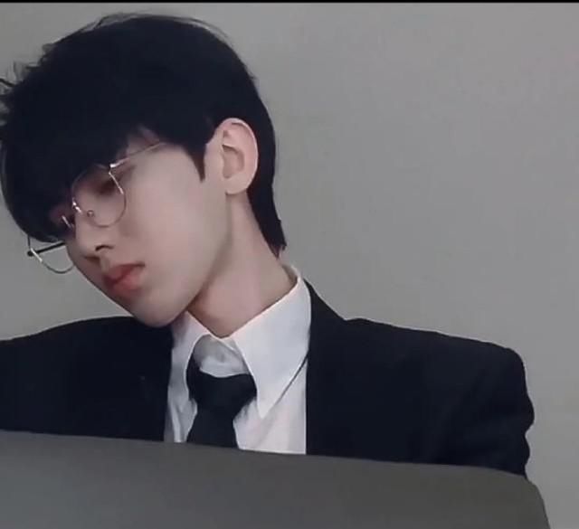  邀请到|奔跑吧长春录制路透，蔡徐坤马术服造型饭拍来啦，是王子没错了