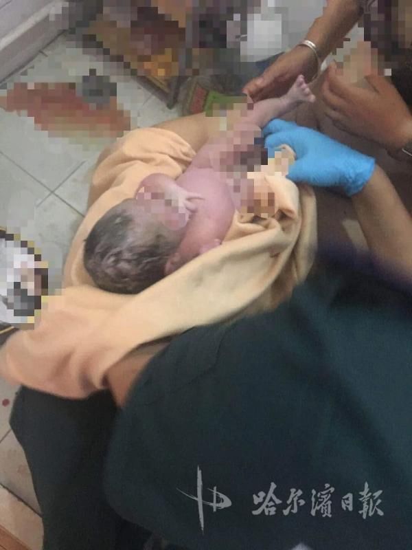  求助|二胎妈妈求助：我把孩子生在马桶里了……