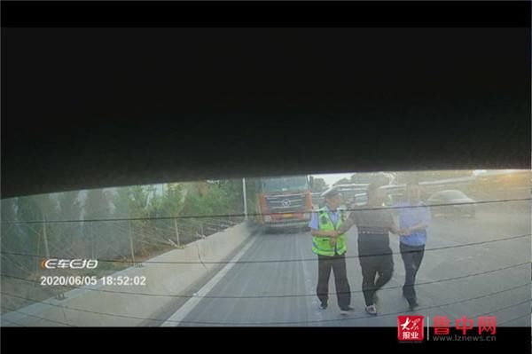 货车|大货车超载拒查 车主抗法被张店交警严惩