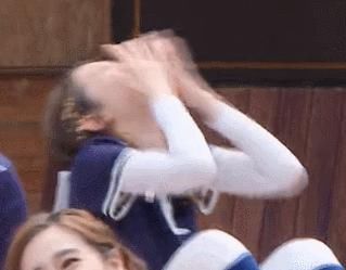  祖儿摔倒|宋祖儿狼狈倒地，蔡徐坤为她抱不平，谁注意美岐的反应？镜头拍着呢