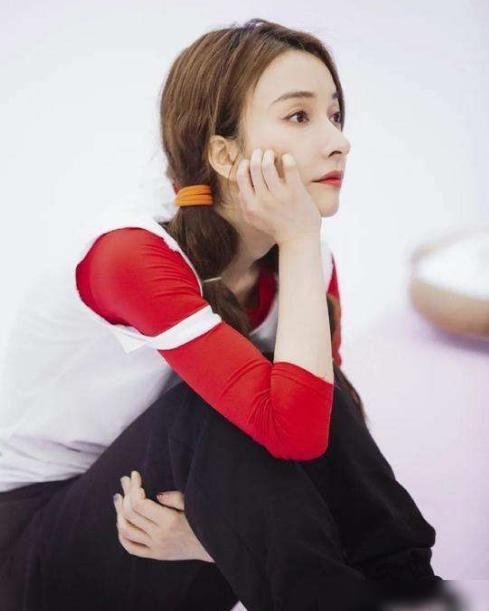 不动|《快本》吴昕镜头不超过5分钟,超火综艺也带不动,发文道出实情