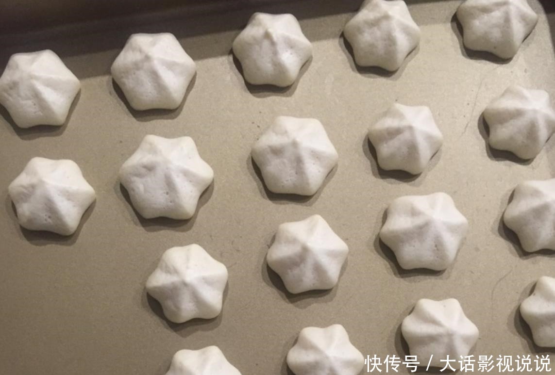 教你做|2个蛋清，1盒酸奶，教你做好吃的零食，咬一口嘎嘣脆，入口即化