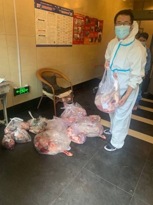 不容|来之不易 不容忘记