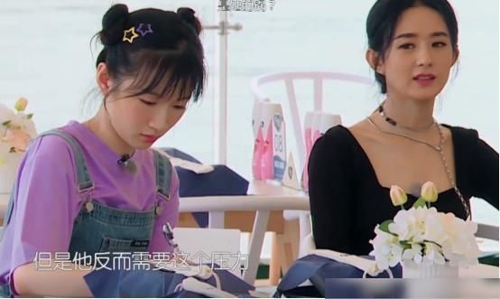  黄晓明|冯绍峰再次出现《中餐厅》，看到赵丽颖的耳饰后，网友：早有预谋