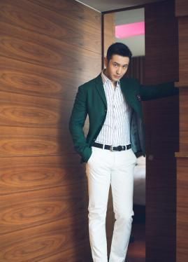  黄晓明|黄晓明《中餐厅》“脱妆”，明星妆前妆后对比，怕是亲妈都不敢认