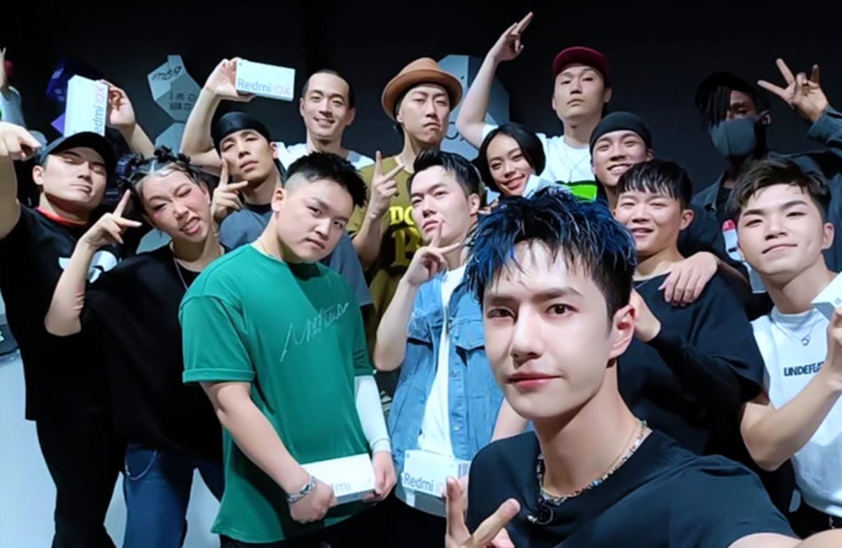  爱豆|同样是韩系爱豆转型，张艺兴被嘲了5年，而王一博仅用1年便登顶