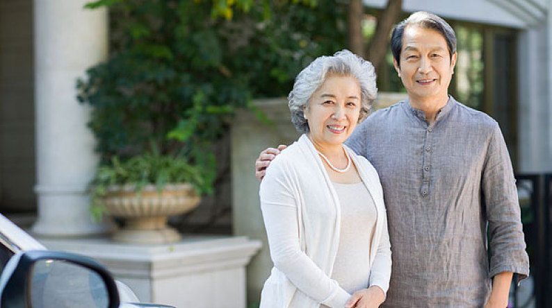 老伴儿|财产都留给儿子,后老伴儿怎么办?一位再婚老人“两全”的做法