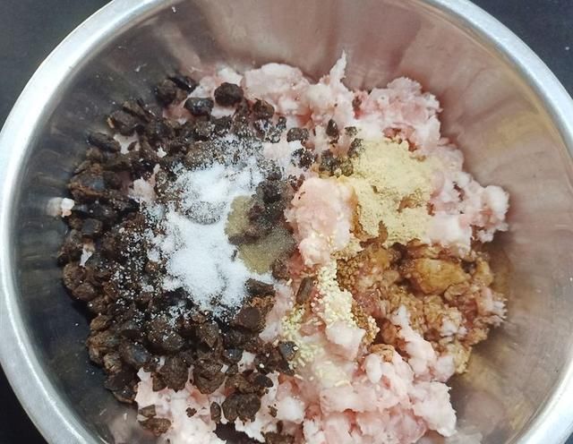 在家|教你在家烙肉饼,皮酥肉嫩层又多